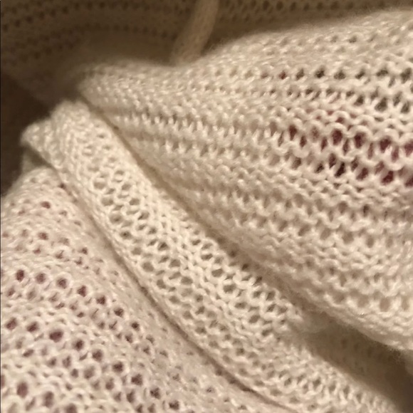 Soft cream sweater - Picture 2 of 2